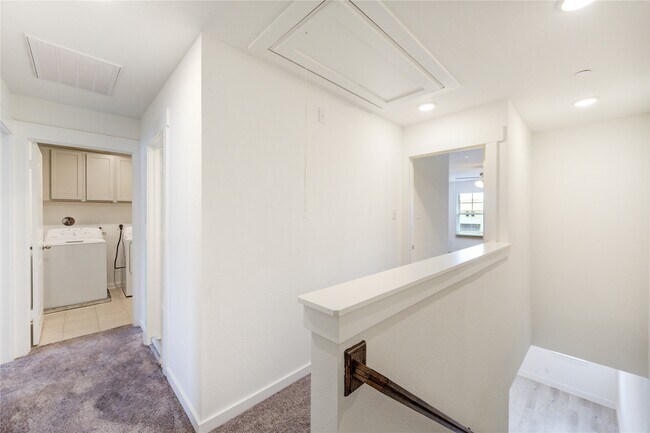 Building Photo - 11914 Carvalho Dr