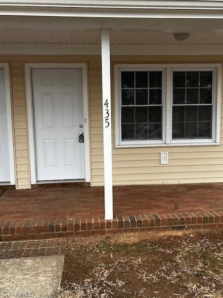 Building Photo - 435 Ross St