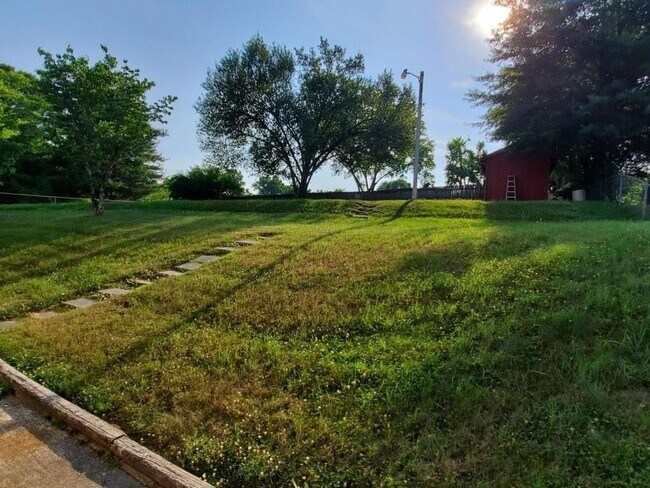 Building Photo - 3909 Deerfield Rd