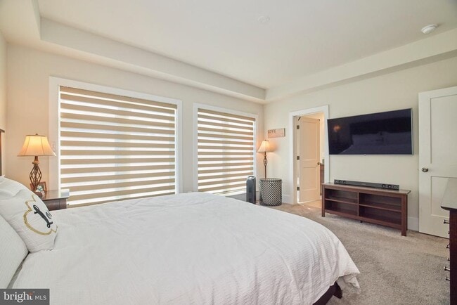 Building Photo - 20055 Old Line Terrace