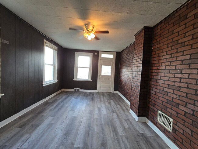 Building Photo - mad5865