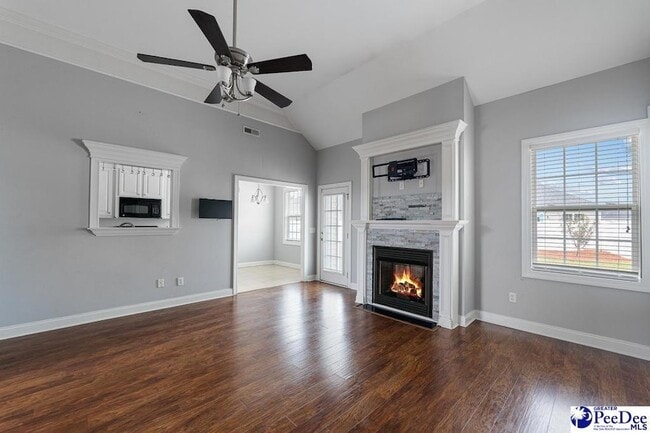 Building Photo - 1365 Millbank Dr