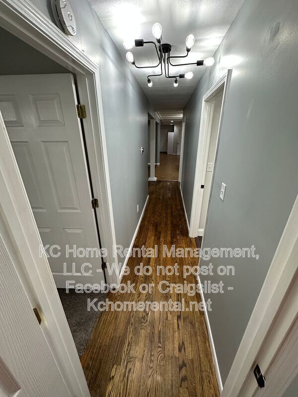 Building Photo - 5016 Norwood Ave