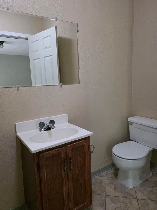 Building Photo - 8216 Winchester Ct NW