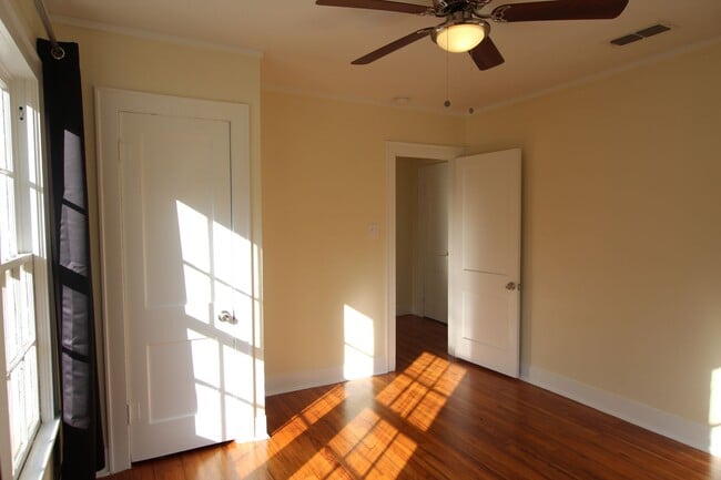 Building Photo - 845 S Donnybrook Ave