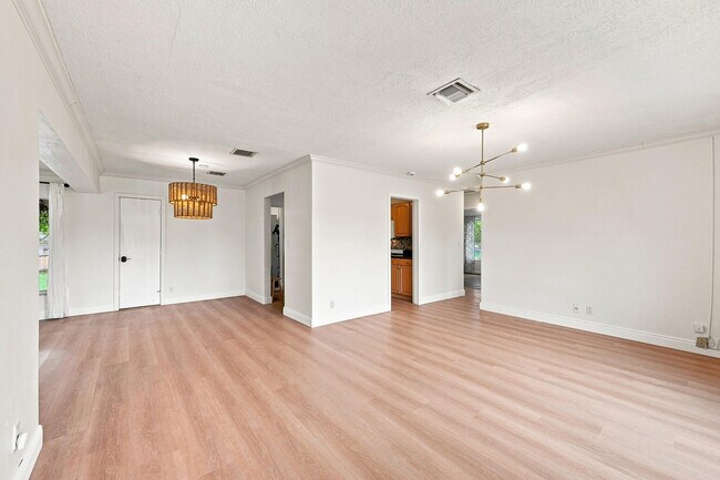Building Photo - 351 SW 13th St