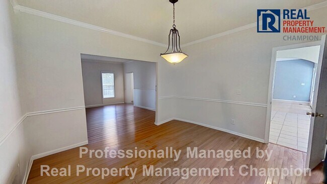 Building Photo - Spacious Home w/Community Access to Intra-...