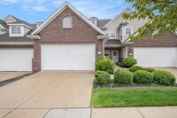 Building Photo - 2925 N Knightsbridge Cir