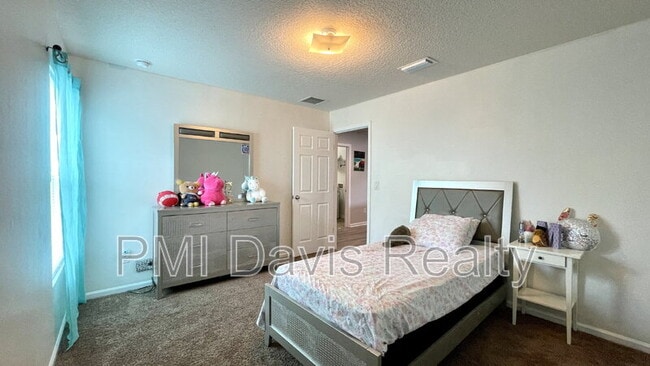 Building Photo - 11814 Lindsey Lake Drive