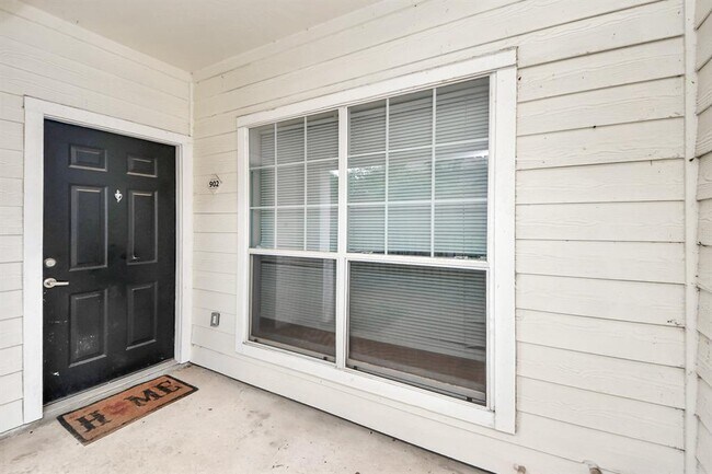 Building Photo - 9200 Westheimer Rd