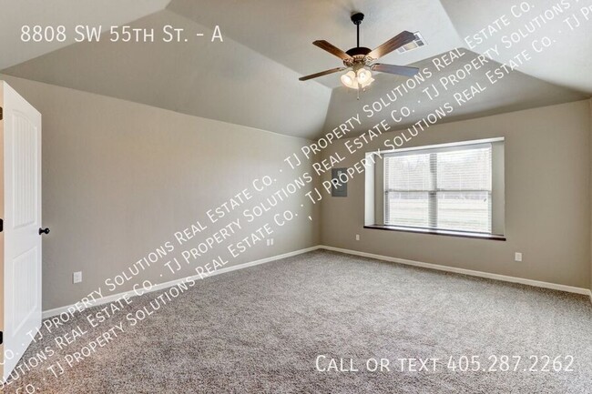 Building Photo - Two bedroom cottage in OKC!