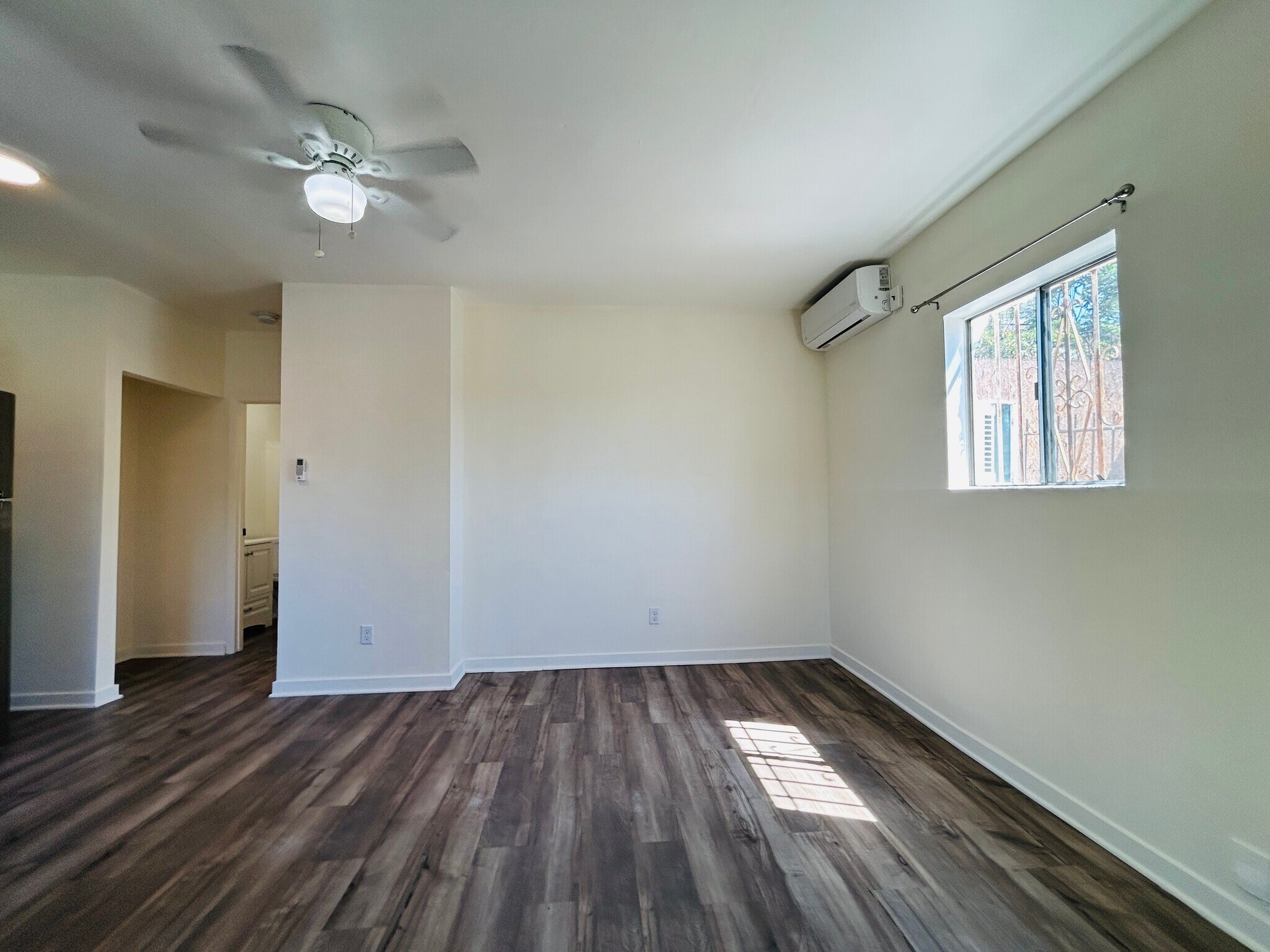 Building Photo - 1404 Echo Park Ave