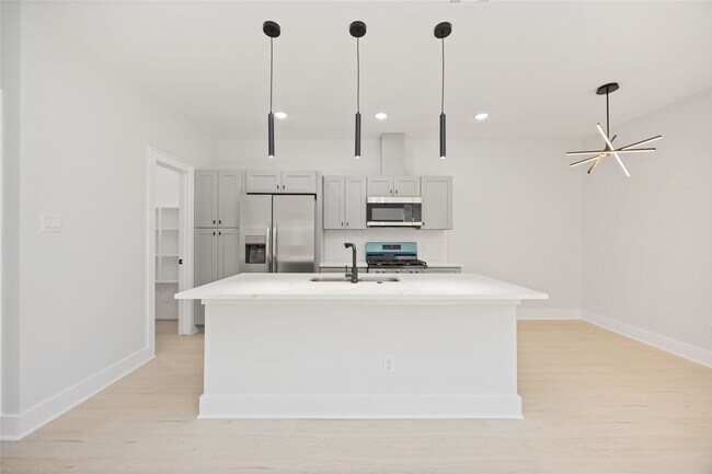 Building Photo - 8511 Prairie View Dr