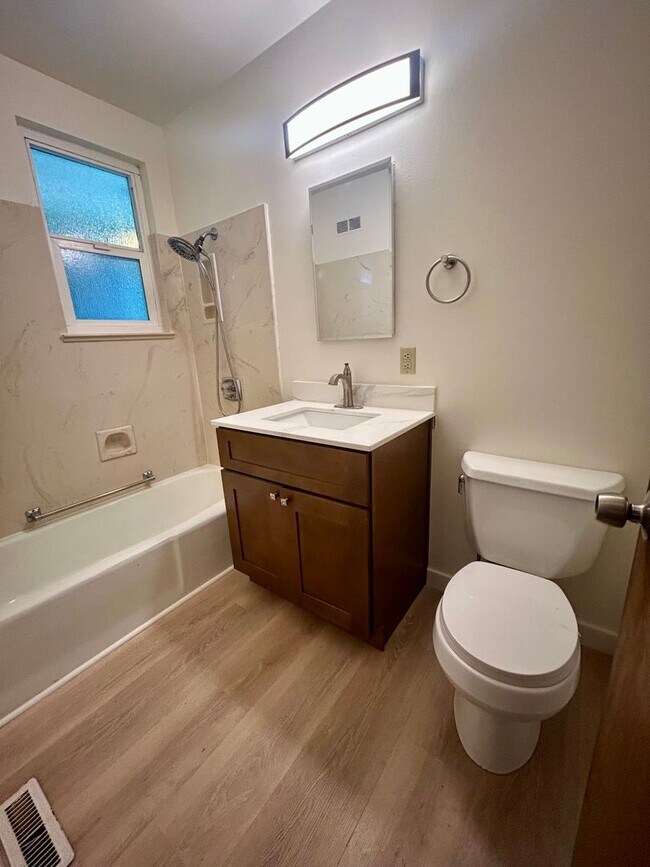 Building Photo - 4227 Veronica Ave