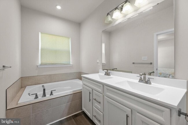 Building Photo - 56 Dolcie Ln