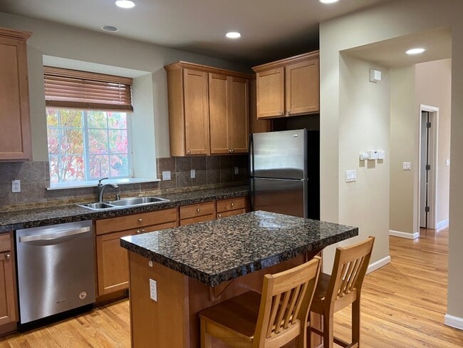 Building Photo - 3bd/2.5ba Snoqualmie Home