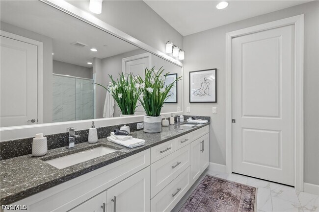 Building Photo - 9657 Montelanico Loop