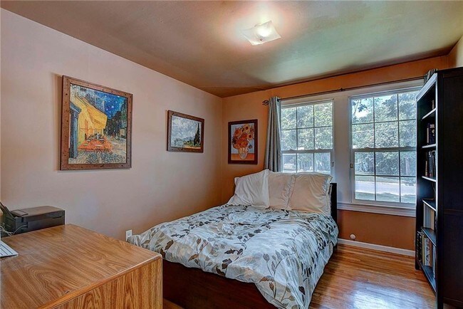 Building Photo - 1803 Romeria Dr