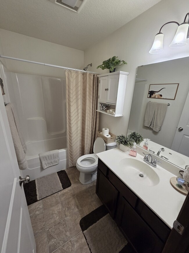 Building Photo - 4121 Mockingbird Ln