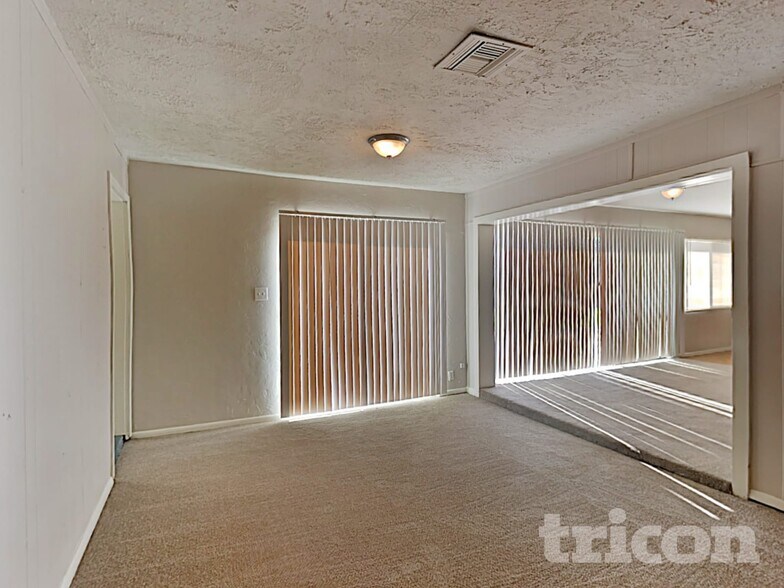 Building Photo - 13129 N 21st Dr