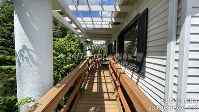Building Photo - Rustic and Updated 3BD | 1.5 BA Farmhouse...