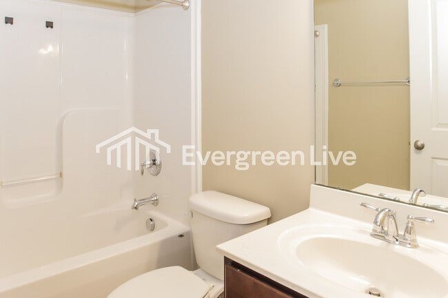 Building Photo - 3013 Monterey Dr SW