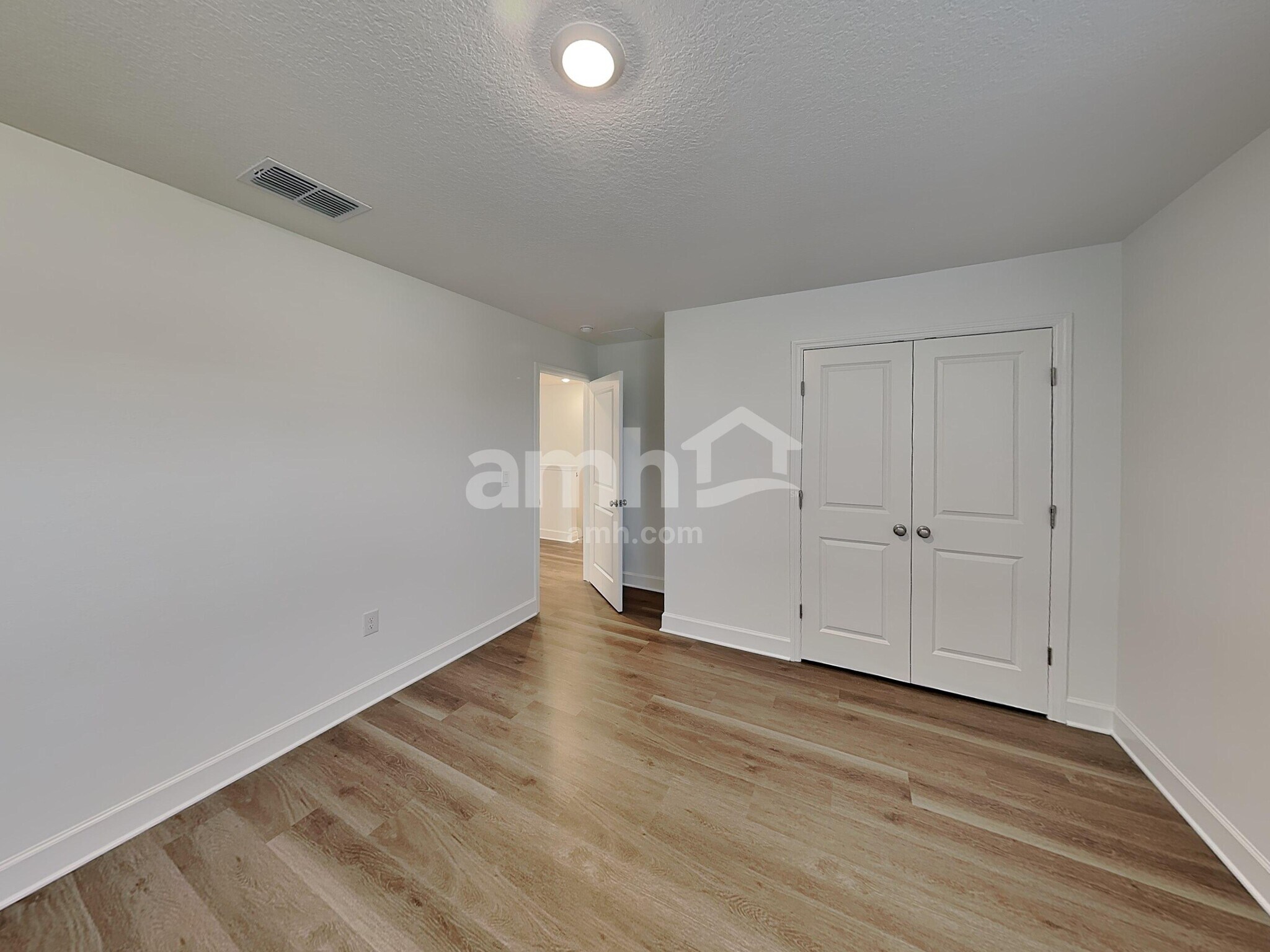 Building Photo - 3012 20th Ave W