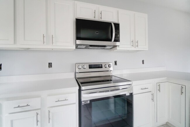 Building Photo - Three Bedroom Home in Covington!