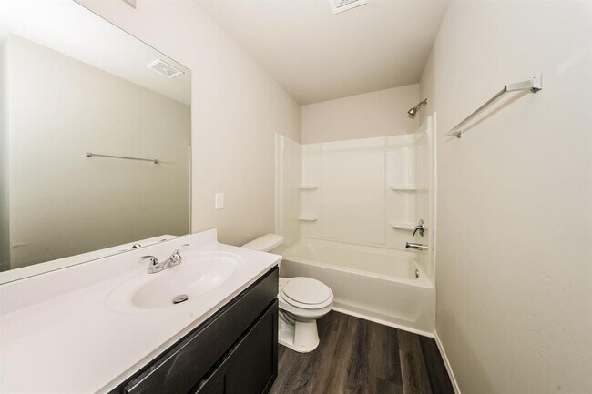 Building Photo - 2920 Brooke Rd