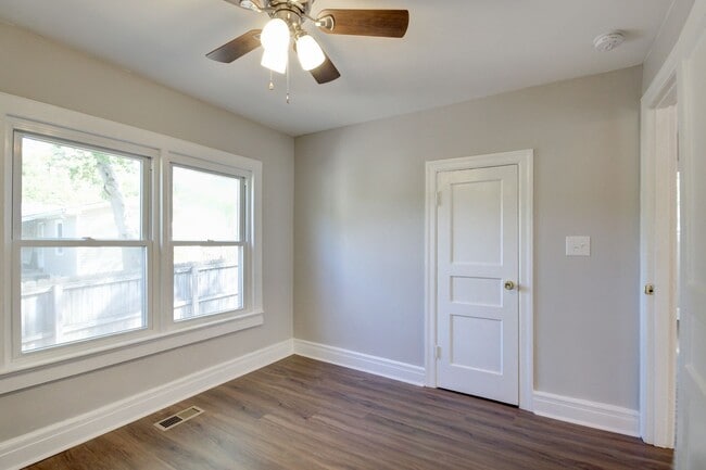 Building Photo - Charming Renovated Ranch Style Home With  Hardwood Flooring and White Cabinetry