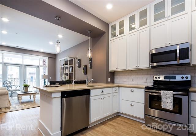 Building Photo - 9921 Holly Center Dr