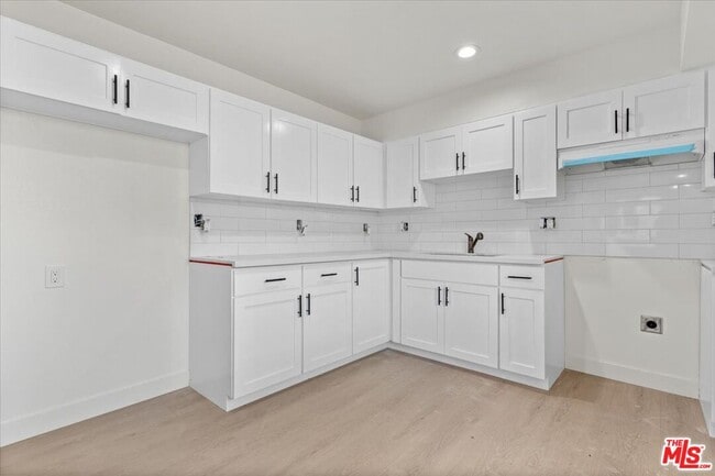 Building Photo - 835 E 33rd St