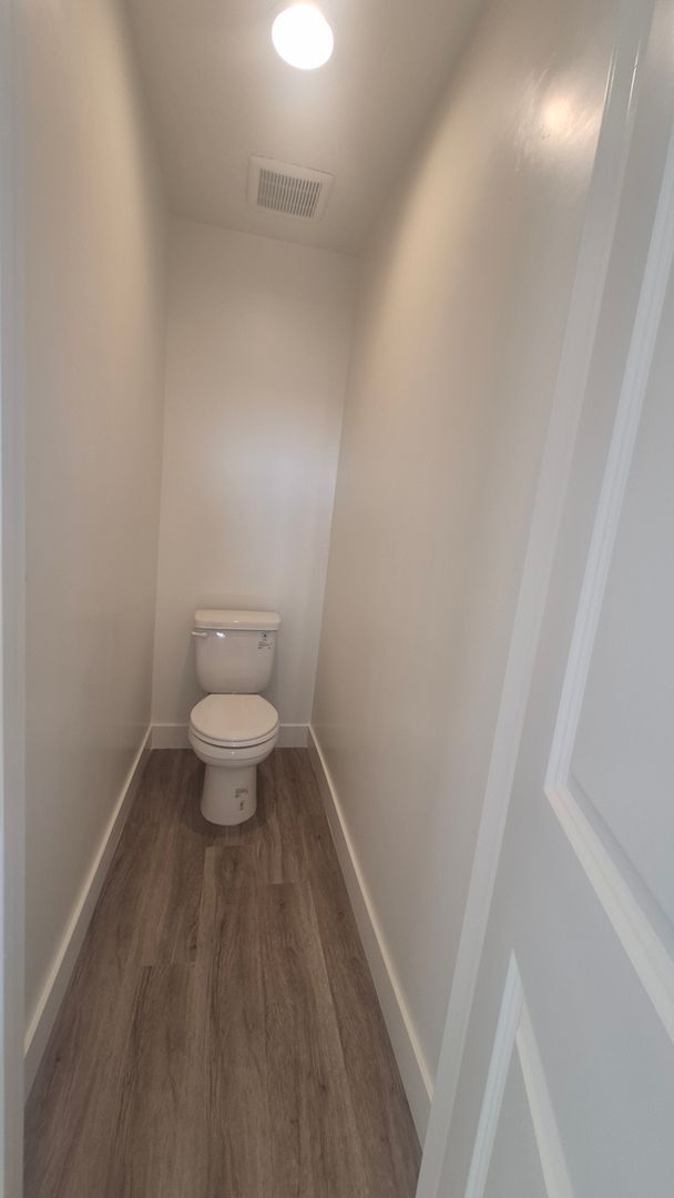 Building Photo - 5677 S Weehawken Ln