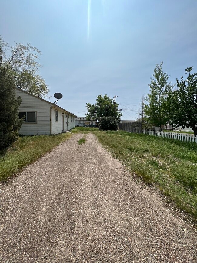 Building Photo - Charming 2 bed 1 bath!