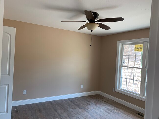 Building Photo - 846 Otter Lake Loop