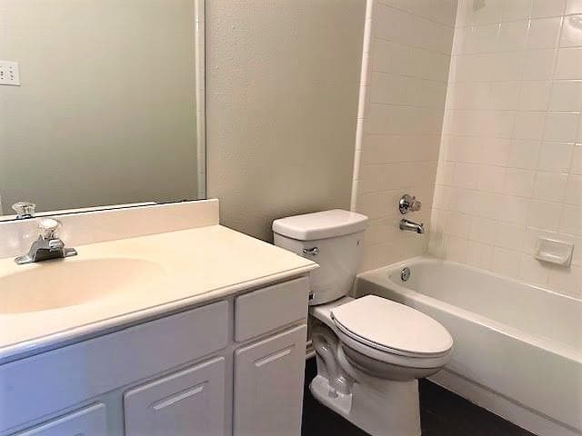 Building Photo - 3132 Kettle River Ct