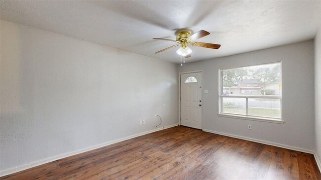Building Photo - 414 University Oaks Blvd