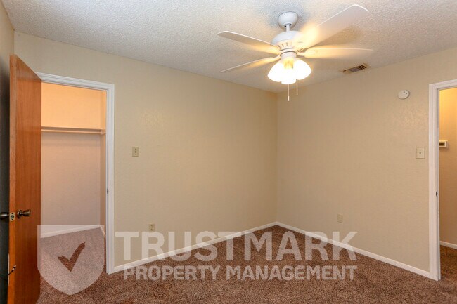 Building Photo - 2110 El Dorado Dr