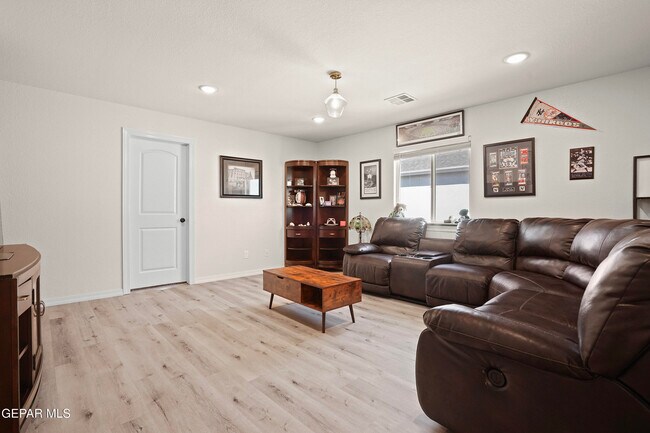 Building Photo - 2812 Tierra De Moyo Pl