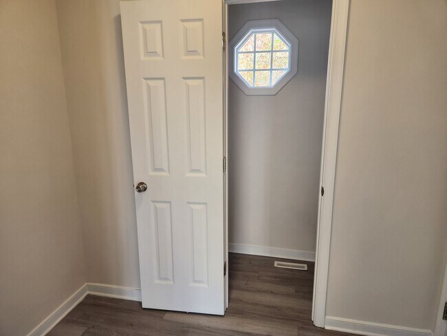 Building Photo - 4 Bed 2.5 Bath- Midlothian-Ashbrook Subdiv...