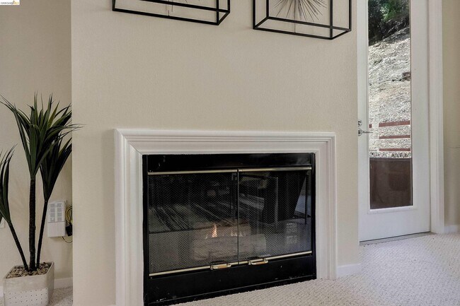 Building Photo - 200 Caldecott Ln