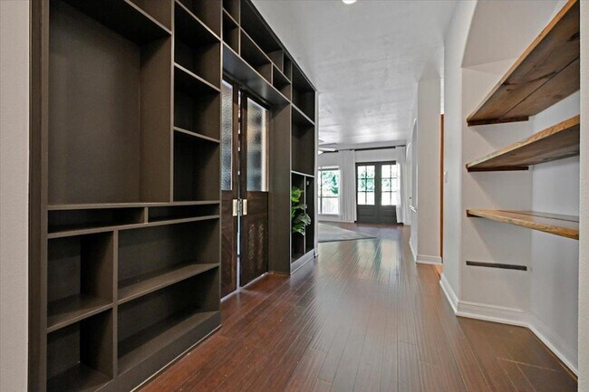 Building Photo - 1218 Canyon Maple Rd