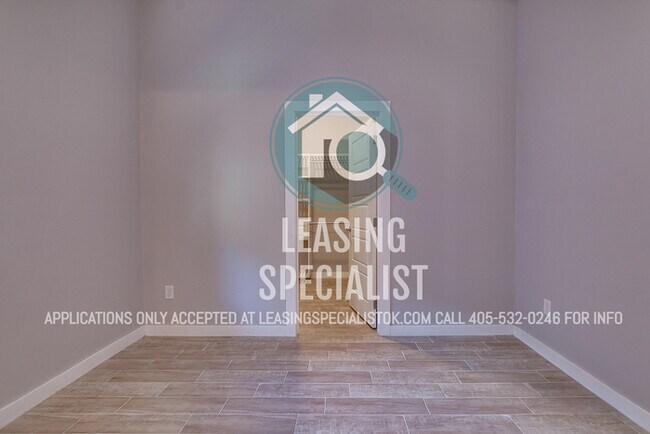 Building Photo - AMAZING NORMAN HOME AVAILABLE TO PRE-LEASE...