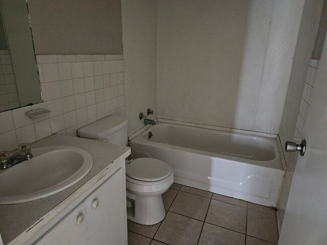 Building Photo - 607 Faith Cir