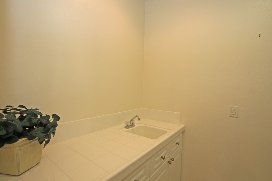 Laundry Room - 4153 Via Mattina