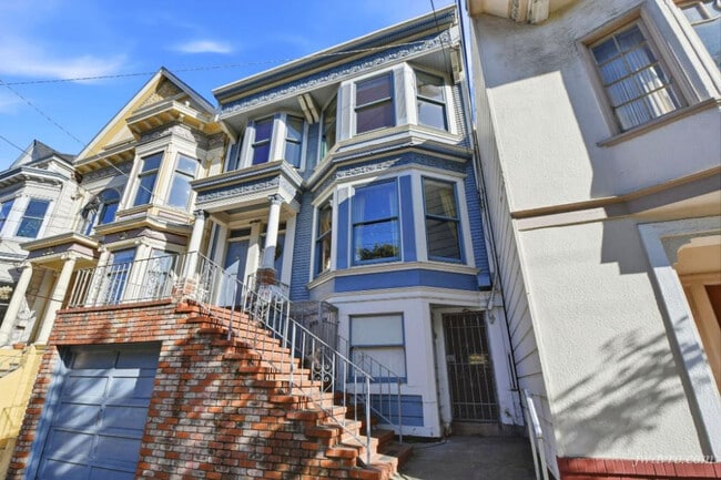 Building Photo - 778 Cole St