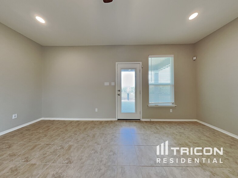 Building Photo - 153 Ella Marie Cir