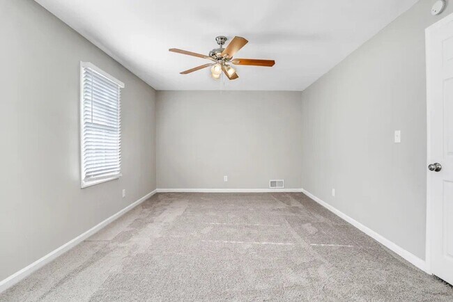 Building Photo - 10017 Edgebrook Ln