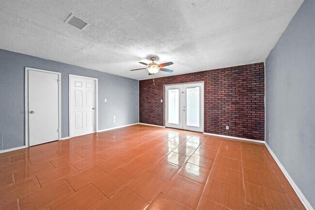 Building Photo - 9214 Bryce Ave