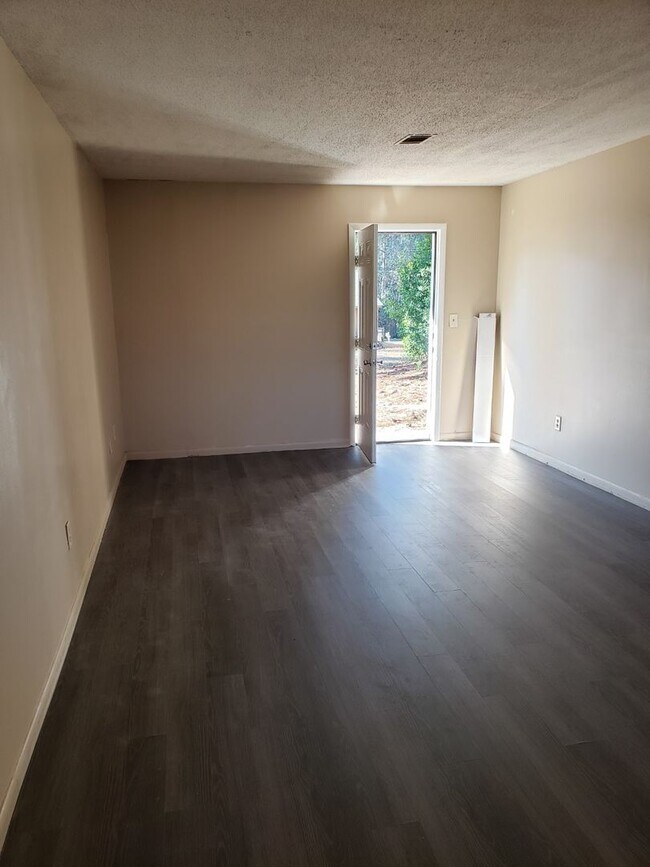 Building Photo - 2865 A Glenhills Cir